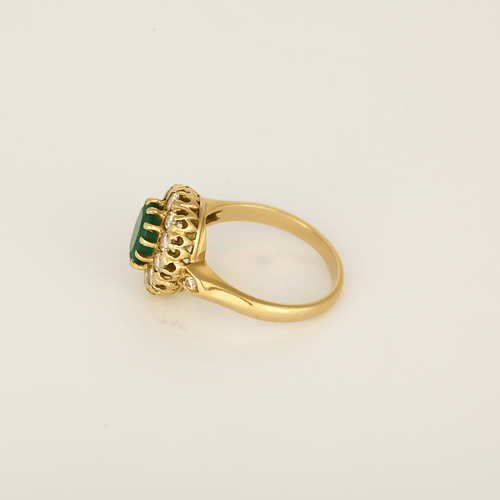 52 Bague marguerite en or jaune, diamants et émeraude 58 Facettes DV33840-1