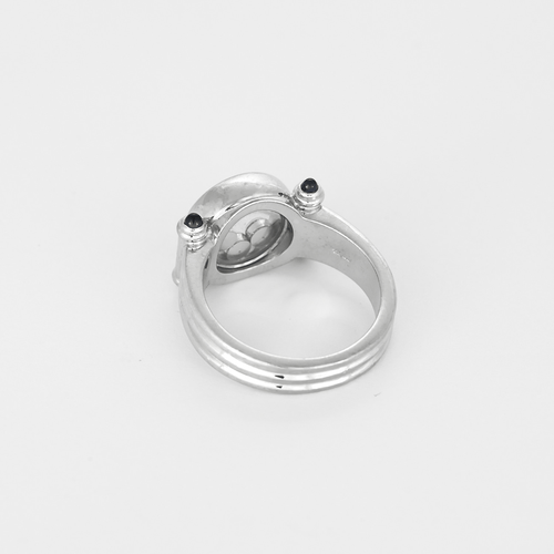 53 Chopard Happy Diamonds - Bague en or blanc avec diamants et saphirs 58 Facettes DV14290-7