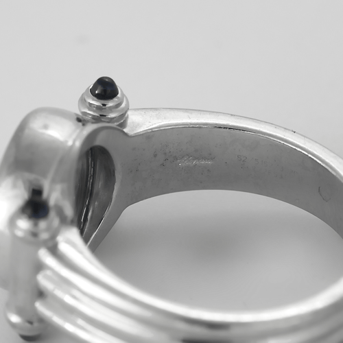 53 Chopard Happy Diamonds - Bague en or blanc avec diamants et saphirs 58 Facettes DV14290-7