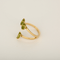 57 Gemmyo - The Stoned Bride - Bague en or jaune et péridots : 2,40 carats 58 Facettes DV33847-1