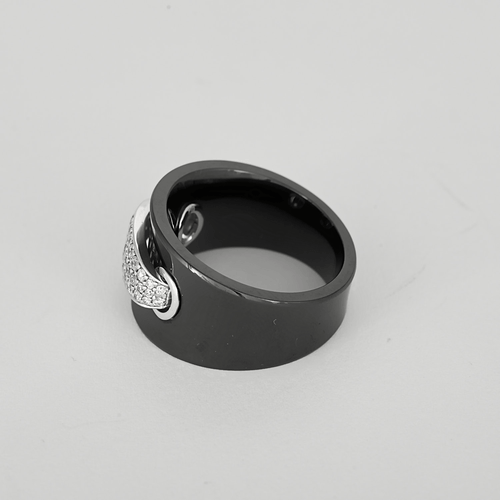 52.5 Bague en céramique noire, or blanc et diamants : 0,35 carat 58 Facettes DV33950-1