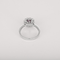 Bague en or blanc, saphir rose : 0,90 carat, diamants