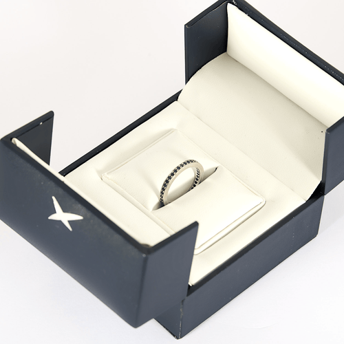 53 Mauboussin - Saphir Sex and Love - Alliance en or blanc et saphirs 58 Facettes DV34108-1