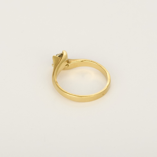 Bague Solitaire en or jaune, or blanc et diamants : 0,14 carat