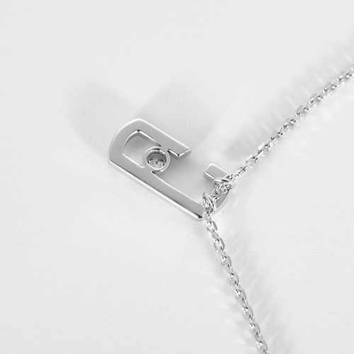 Messika - Gigi Hadid - Collier en or blanc et diamant : 0,05 carat