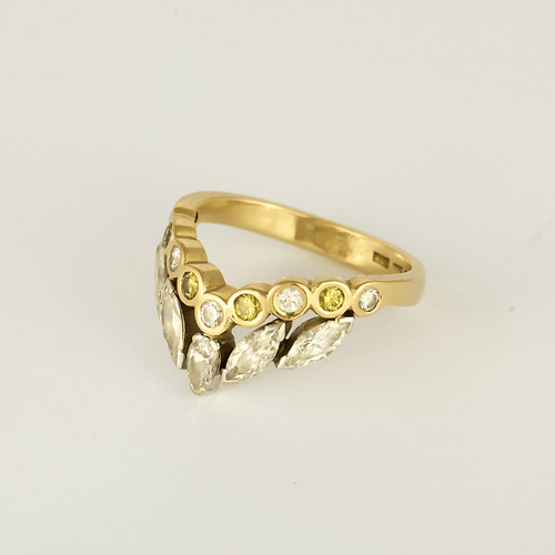 Bague aigrette en or jaune, or blanc, diamants blanc et verts : 1,45 carat