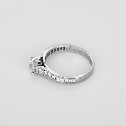51 Cartier - Solitaire 1895" - Bague platine et diamant 0.58 carat 58 Facettes DV34485-1
