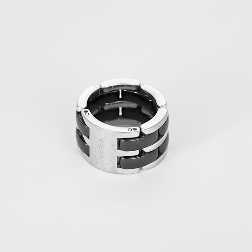 51 Chanel - Ultra - Grand modèle - Bague en or blanc et céramique noire 58 Facettes DV34751-1