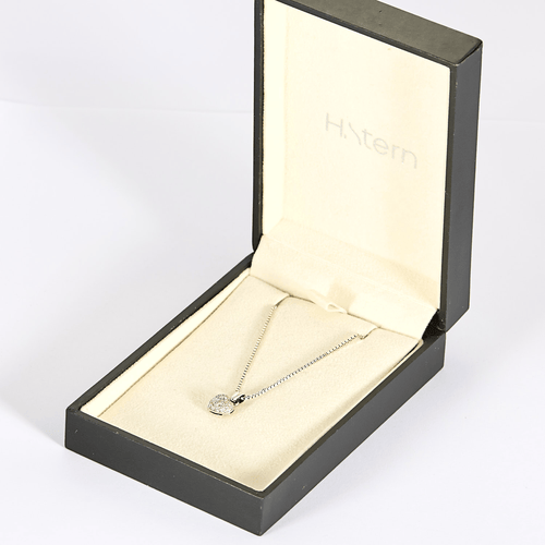 STERN - Collier en or blanc et diamants : 0,20 carat
