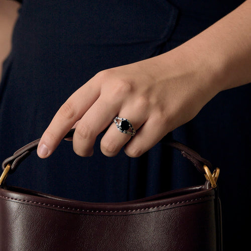 Mauboussin Ni Naive Ni Soumise en or blanc et diamants et en saphir bleu-foncé