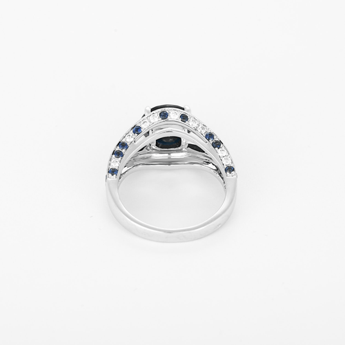 Mauboussin Ni Naive Ni Soumise en or blanc et diamants et en saphir bleu-foncé