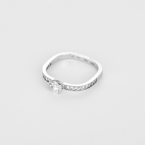 50 Dinh Van - Cube - Bague en or blanc et diamants : 0,43 carat 58 Facettes DV33900-1