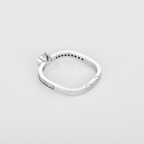 50 Dinh Van - Cube - Bague en or blanc et diamants : 0,43 carat 58 Facettes DV33900-1