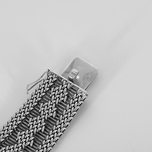 Bracelete en or gris, saphirs et diamants 58 Facettes DV34330-1