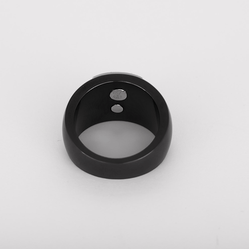 56 GUY LAROCHE - Bague en céramique noire, or blanc, rubis et diamants 58 Facettes DV34830-4