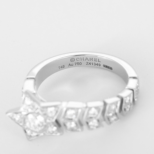 Bague 48 Chanel - Comète Chevron - Elégante Bague en or gris 18K 58 Facettes DV35270-1