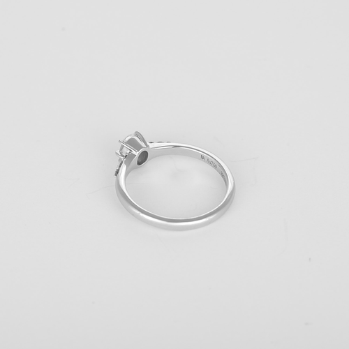 Bague 45 Élégante bague solitaire en or blanc 18K diamant 58 Facettes DV34833-1