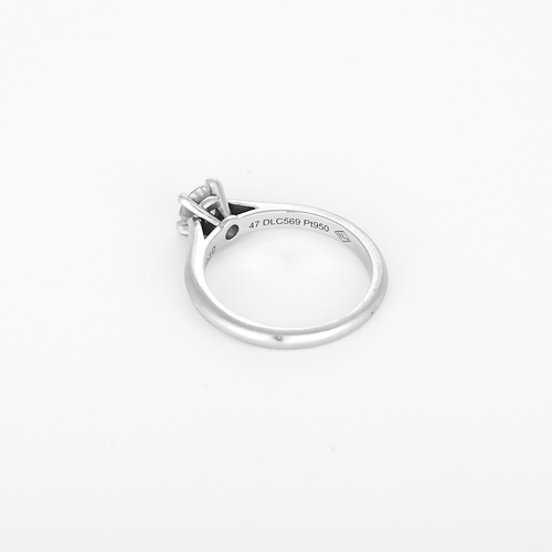 CARTIER - 1895 - Bague solitaire, platine et diamant 0.40 ct