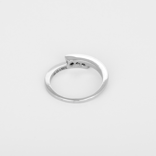 Bague 52 Bague en or blanc et diamants : 0,15 carat 58 Facettes DV34850-1
