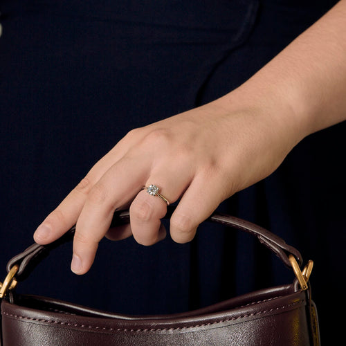 MAUBOUSSIN - Bague solitaire en or gris et diamant 1 carat environ