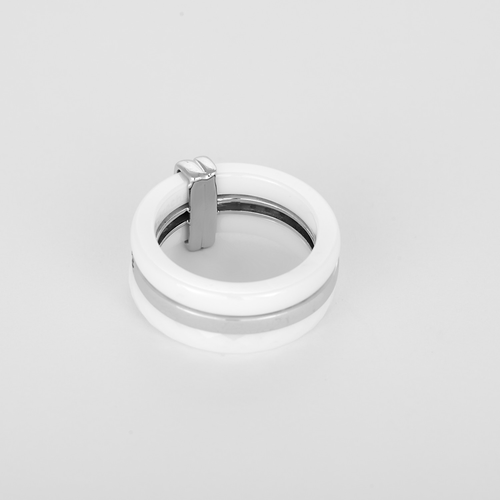 Bague 51 GUY LAROCHE - Bague en céramique blanche, or blanc et diamant 58 Facettes DV31416-4