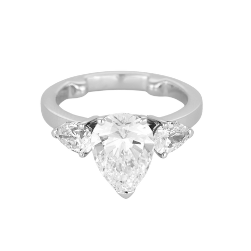 Bague 49 CHAUMET - Rare Bague en or blanc 18K (750 millièmes) composée d'un jonc centré d’un diamant de forme poire pesant 2,02 carats 58 Facettes DV35270-2