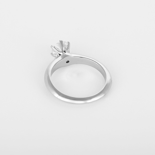 Bague 51 TIFFANY - Bague solitaire en platine et diamant 0.74 carat environ 58 Facettes DV35141-7