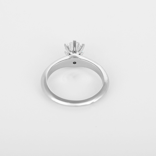 Bague 51 TIFFANY - Bague solitaire en platine et diamant 0.74 carat environ 58 Facettes DV35141-7