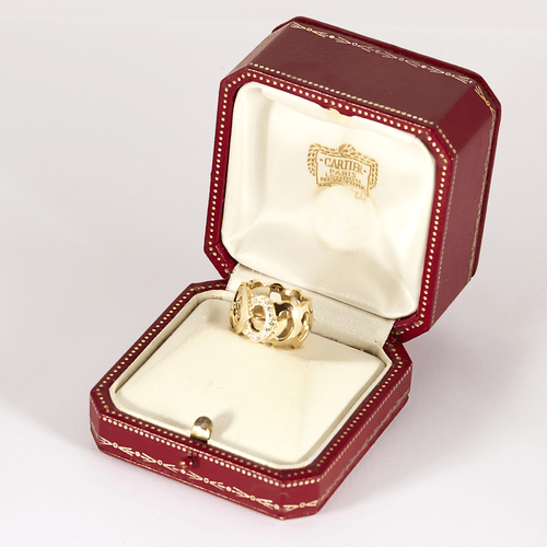 Bague 49 CARTIER - Double C -  Bague en or jaune et diamants 58 Facettes DV35375-1