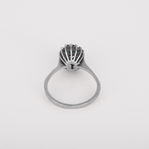 Bague 58.5 Bague marguerite en or blanc, rubis : 0,60 carat et diamants : 0,15 carat 58 Facettes DV25961-12
