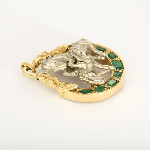 Pendentif Pendentif en or jaune et or gris à motif équestre et émeraudes 58 Facettes DV31400-2