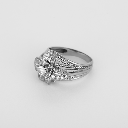 Bague 57 Bague "Fleur" en or gris et diamants 58 Facettes DV35840-1