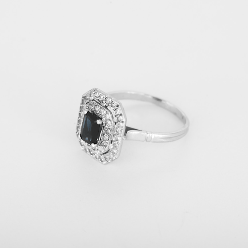 Bague 60 Bague en or blanc, saphir : 0,75 et diamants : 0,40 carat 58 Facettes DV25961-13