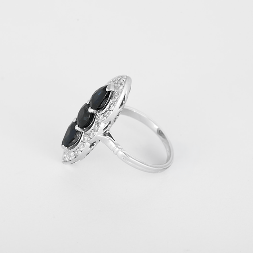Bague 52 Bague navette en or gris, saphirs et diamants 58 Facettes DV35270-3
