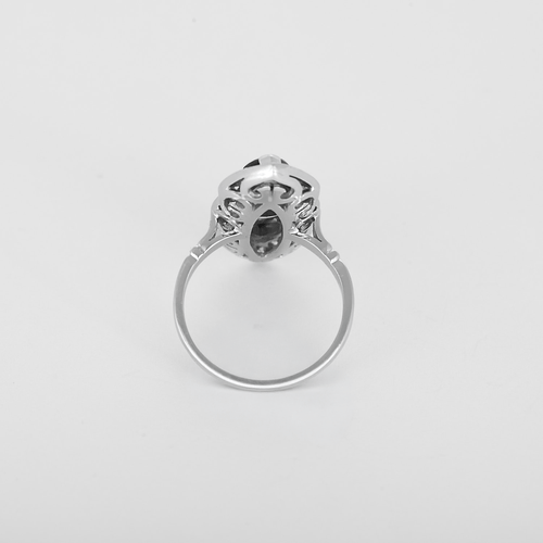 Bague 52 Bague navette en or gris, saphirs et diamants 58 Facettes DV35270-3