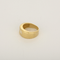 Bague de type chevalière en or jaune et diamants