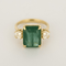 Bague en or jaune, émeraude : 6,80 carats et diamants : 0,80 carat