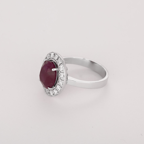 Bague 54 Bague en or blanc, rubis : 4,29 carats et diamants : 0,45 carat 58 Facettes DV36260-2