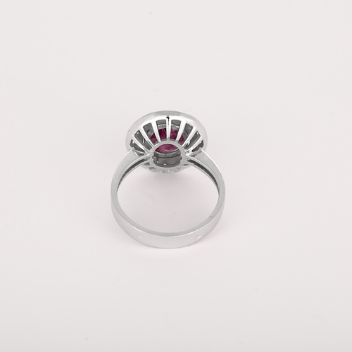 Bague 54 Bague en or blanc, rubis : 4,29 carats et diamants : 0,45 carat 58 Facettes DV36260-2