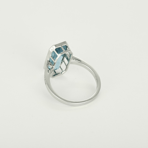 Bague en or blanc, aigue-marine : 3,30 carats et diamants : 0,18 carat 58 Facettes DV36260-1