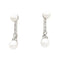 Boucles d'oreilles Boucles d’oreilles pendantes perles et diamants en platine et or blanc 58 Facettes 33846