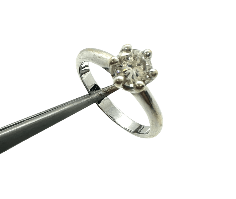 Bague 53 Solitaire diamant en or blanc 58 Facettes