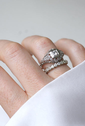 Bague 51.5 Alliance tour complet pavée de diamants 1,00 ct en or blanc 18kt 58 Facettes