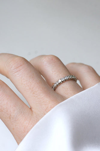 Bague 51.5 Alliance tour complet pavée de diamants 1,00 ct en or blanc 18kt 58 Facettes