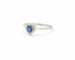 Bague Bague en or blanc 18 carats avec saphir cœur 0,32 ct et diamants 58 Facettes 12021
