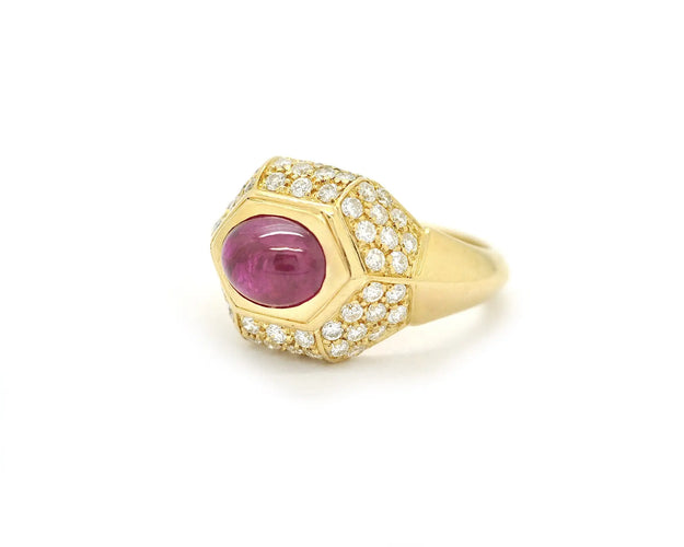 Bague Bague en or jaune 18 kt avec rubis cabochon 2,5 ct et diamants 58 Facettes 9865