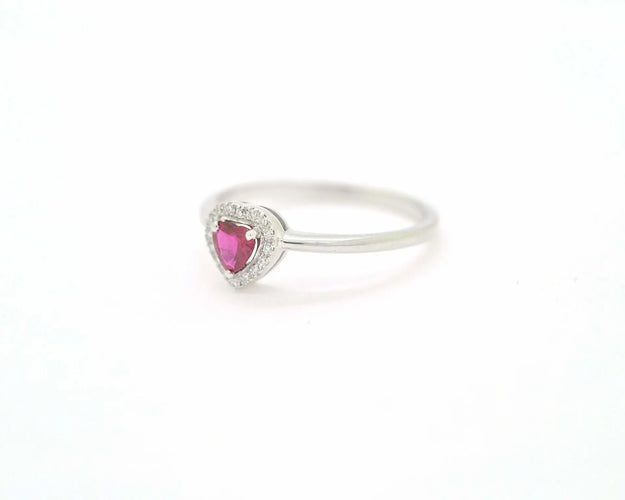 Bague Bague en or blanc 18 ct avec rubis cœur 0,25 ct et diamants 58 Facettes 12025