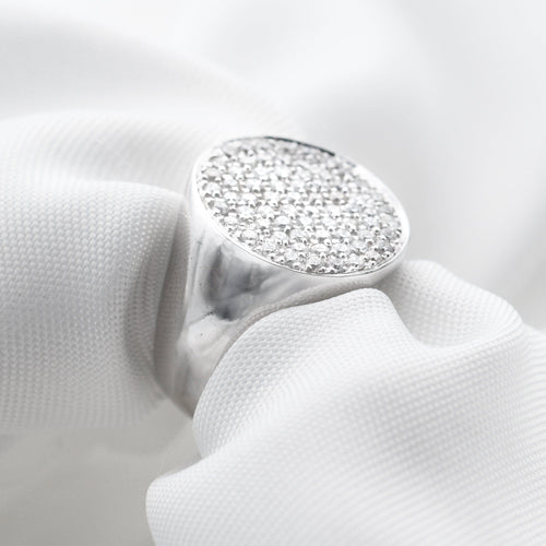 Bague Bague chevalière pavée de diamants en or blanc 18 kt 58 Facettes 7242