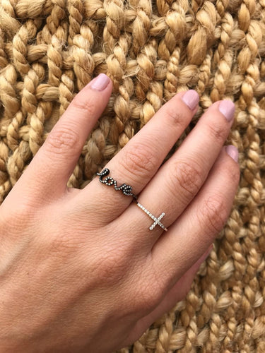 Bague 52 Bague design contemporaine en or blanc 18 carats et diamants 58 Facettes