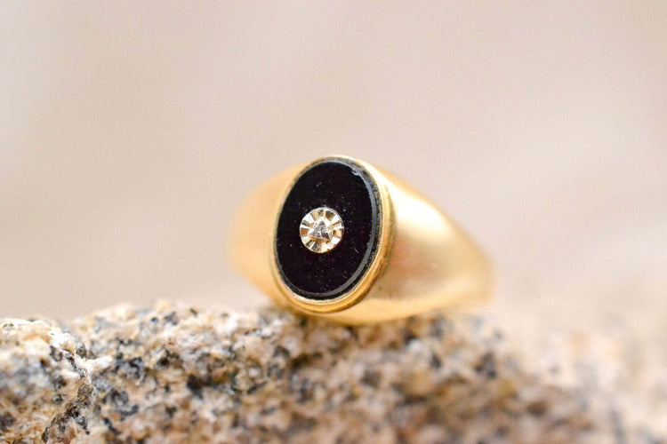 Bague 51.5 Bague chevalière jonc en or jaune 18 carats et onyx, diamant 58 Facettes 3869